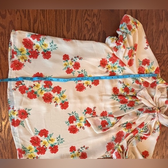 Cece women’s blouse with red and yellow floral pattern. Size medium. - Picture 4 of 10